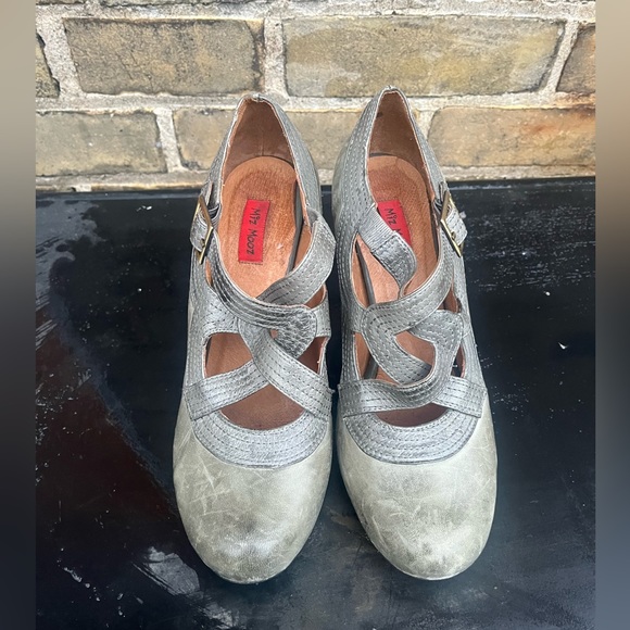 Stone Grey Leather Miz Mooz Mary Jane Lace Style Heels // Size 9 - Picture 2 of 7